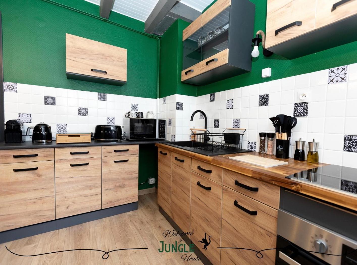 Maison "Jungle House" 90 M2 Billard, Retroprojecteur, Bar A Jeux , Vinyle, Wifi Fibre, Ideal Pro & Famille A Montbrison Exterior foto