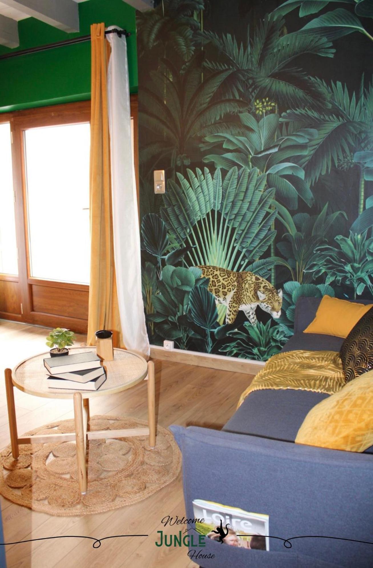 Maison "Jungle House" 90 M2 Billard, Retroprojecteur, Bar A Jeux , Vinyle, Wifi Fibre, Ideal Pro & Famille A Montbrison Exterior foto